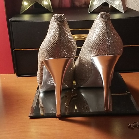 ***MK**** - Picture 5 of 6